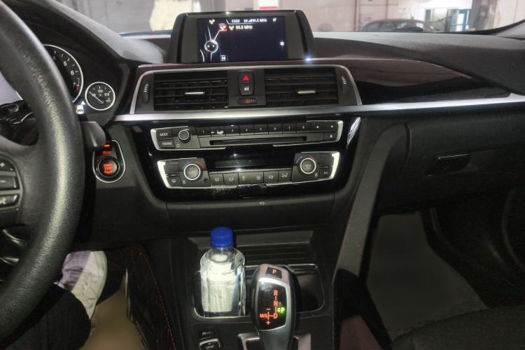 Used BMW 3 Series 2017 320Li Fashion Model Audio And AC Panel
