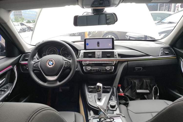 Used BMW 3 Series 2017 320Li Fashion Model Center Console