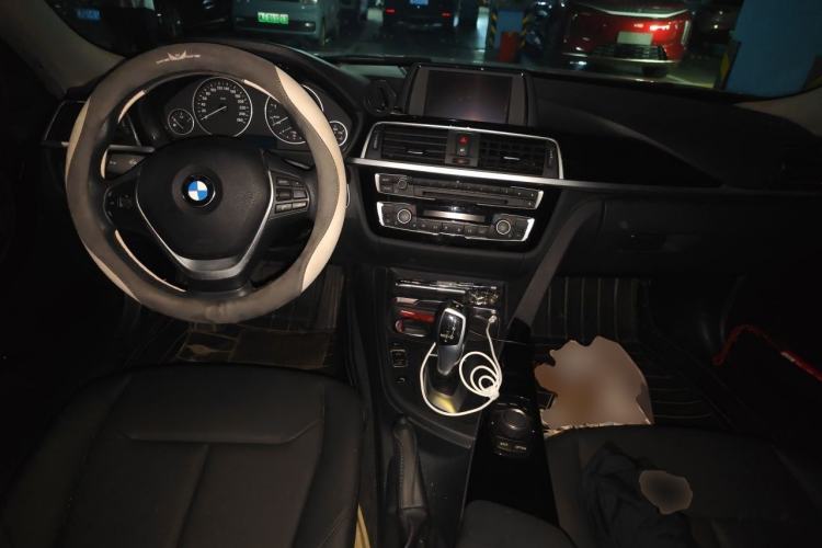 Used BMW 3 Series 2017 320Li Fashion Model Center Console