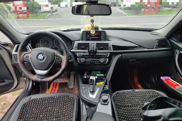 Used BMW 3 Series 2017 320Li Fashion Model Center Console