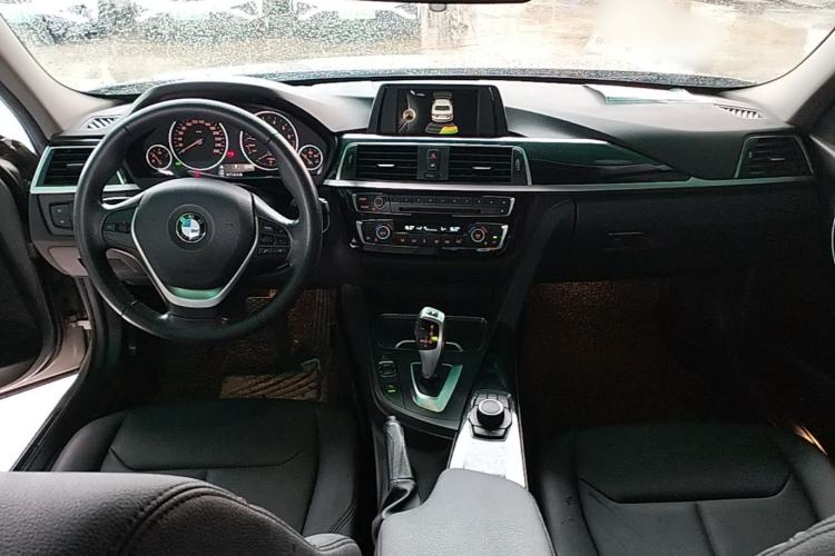 Used BMW 3 Series 2017 320Li Fashion Model Center Console
