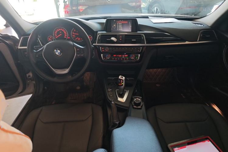 Used BMW 3 Series 2017 320Li Fashion Model Center Console