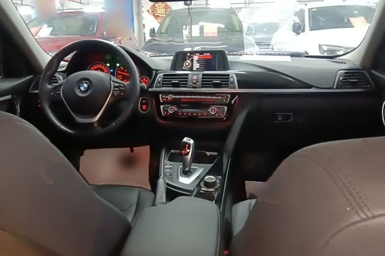 Used BMW 3 Series 2017 320Li Fashion Model Center Console