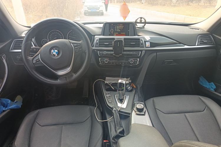 Used BMW 3 Series 2017 320Li Fashion Model Center Console