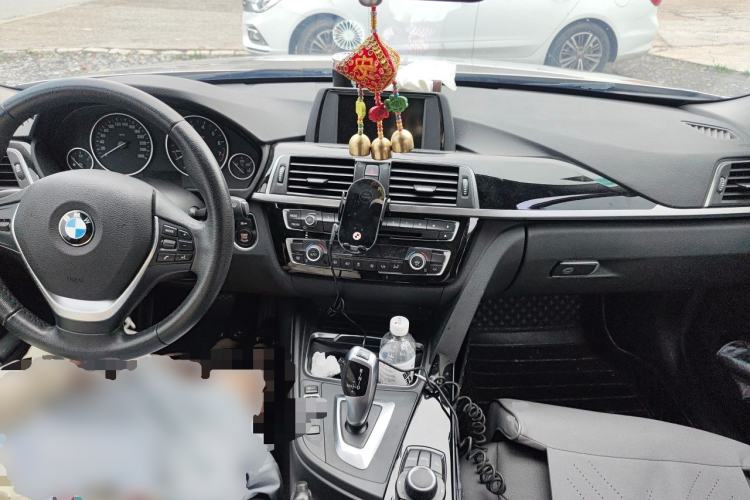 Used BMW 3 Series 2017 320Li Fashion Model Center Console
