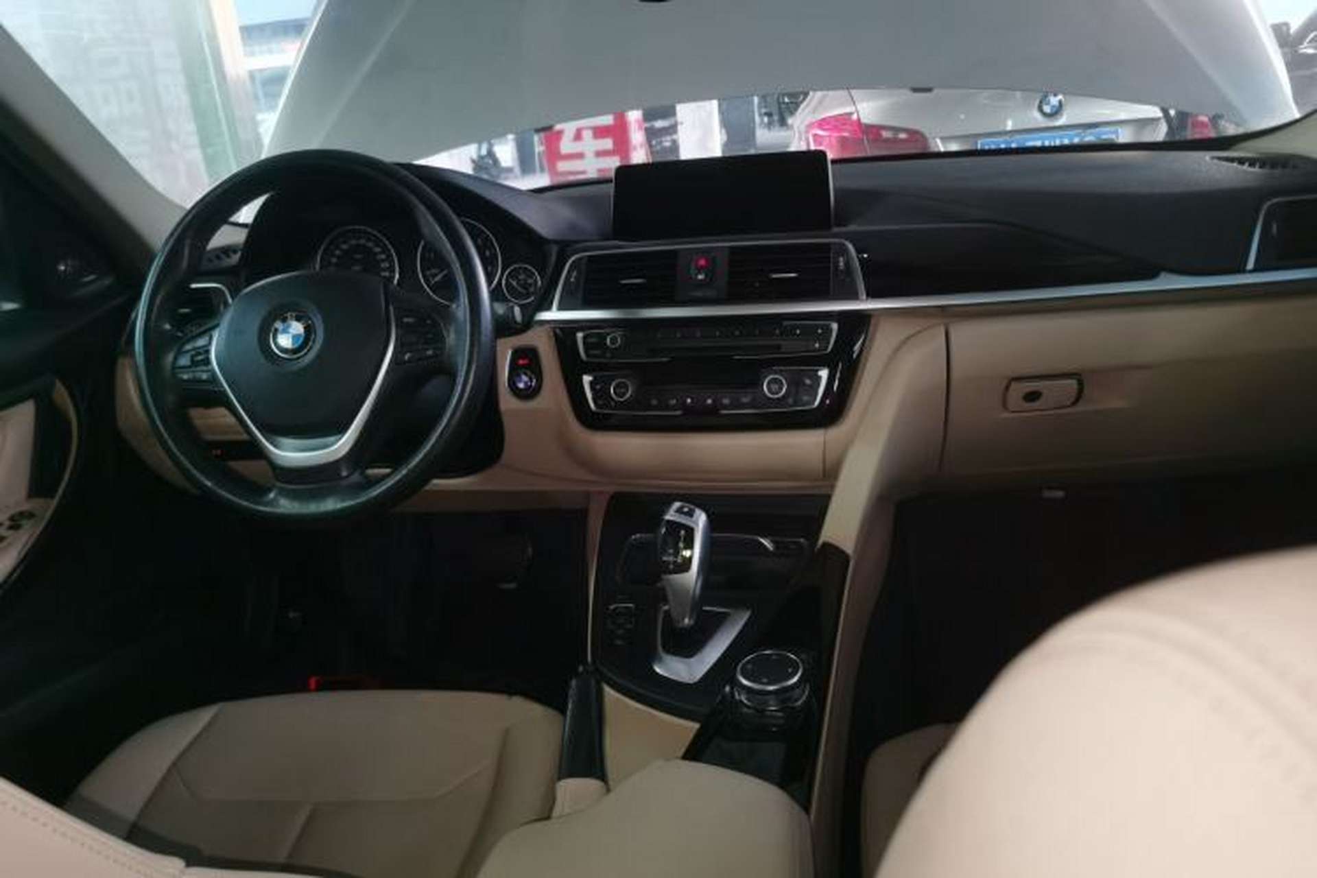 Used BMW 3 Series 2017 320Li xDrive Fashion Model Center Console