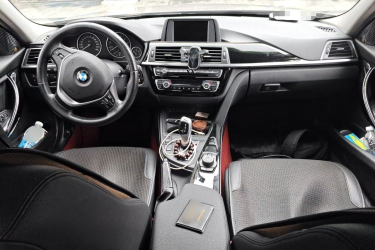Used BMW 3 Series 2017 320Li Fashion Model Center Console