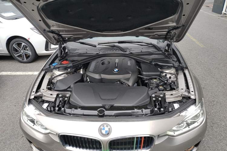 Used BMW 3 Series 2017 320Li Fashion Model Engine Bay