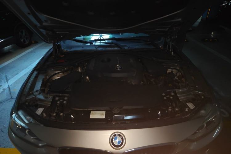 Used BMW 3 Series 2017 320Li Fashion Model Engine Bay