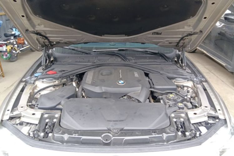 Used BMW 3 Series 2017 320Li Fashion Model Engine Bay