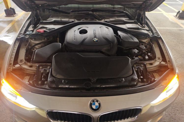 Used BMW 3 Series 2017 320Li Fashion Model Engine Bay