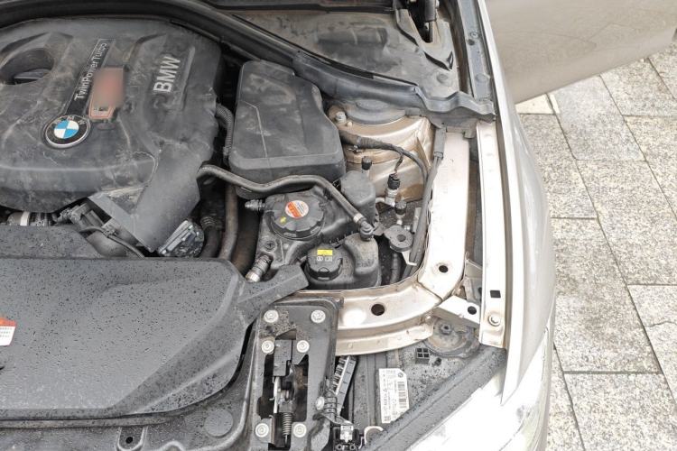 Used BMW 3 Series 2017 320Li Fashion Model Engine Bay Left