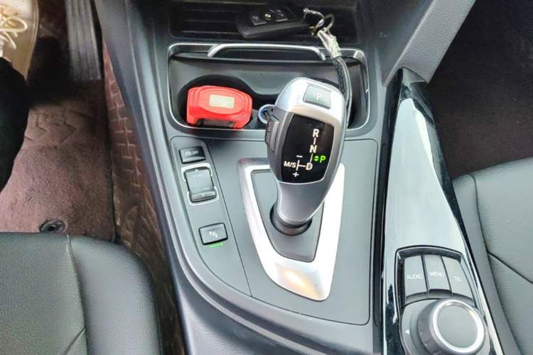 Used BMW 3 Series 2017 320Li Fashion Model Gear Lever