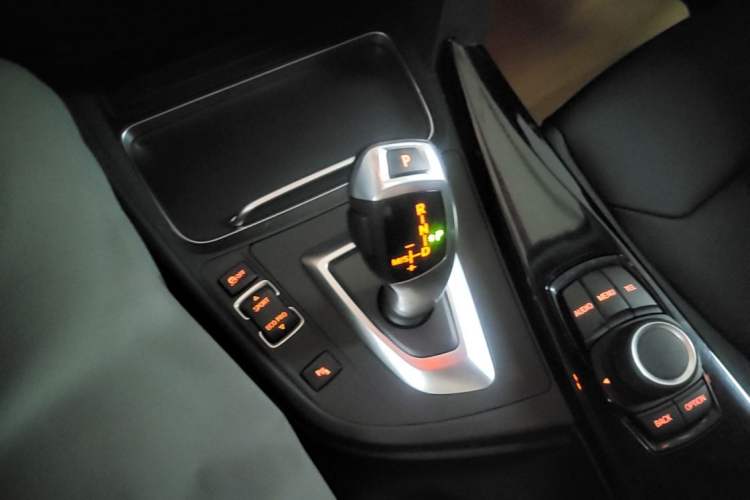 Used BMW 3 Series 2017 320Li Fashion Model Gear Lever