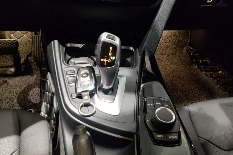 Used BMW 3 Series 2017 320Li Fashion Model Gear Lever