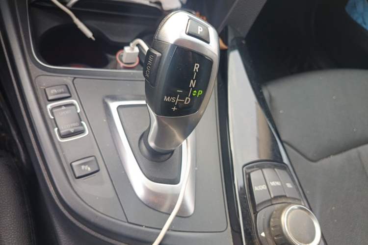 Used BMW 3 Series 2017 320Li Fashion Model Gear Lever