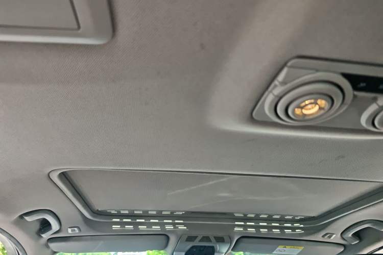 Used BMW 3 Series 2017 320Li Fashion Model Headliner
