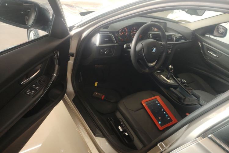 Used BMW 3 Series 2017 320Li Fashion Model Interior 3