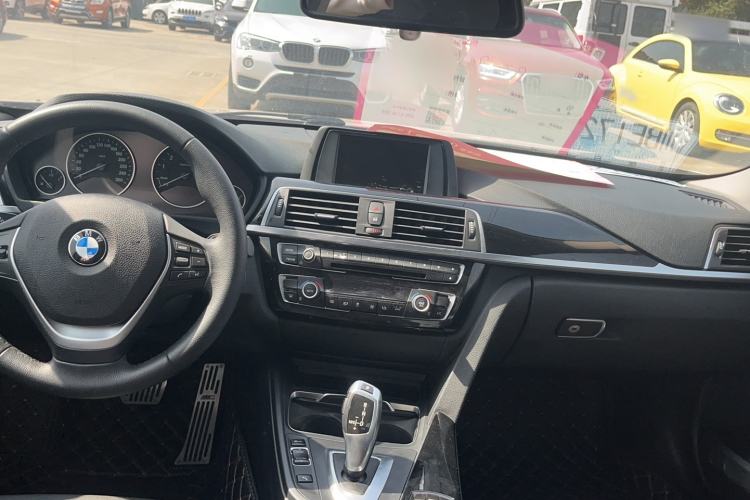 Used BMW 3 Series 2017 320Li Fashion Model Interior 5