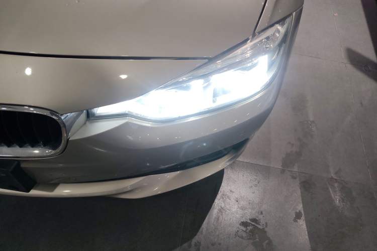 Used BMW 3 Series 2017 320Li Fashion Model Left Front Headlight