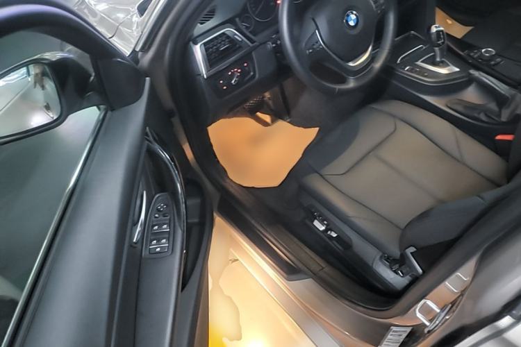 Used BMW 3 Series 2017 320Li Fashion Model Left Front Seat