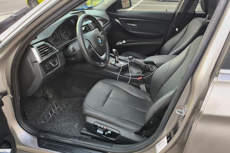 Used BMW 3 Series 2017 320Li Fashion Model Left Front Seat
