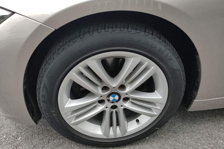Used BMW 3 Series 2017 320Li Fashion Model Left Front Wheel Hub