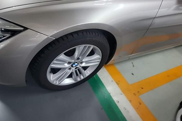 Used BMW 3 Series 2017 320Li Fashion Model Left Front Wheel Hub