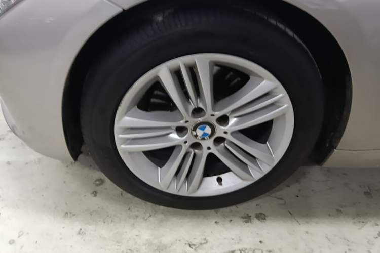 Used BMW 3 Series 2017 320Li Fashion Model Left Front Wheel Hub