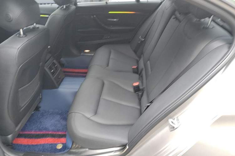 Used BMW 3 Series 2017 320Li Fashion Model Left Rear Seat