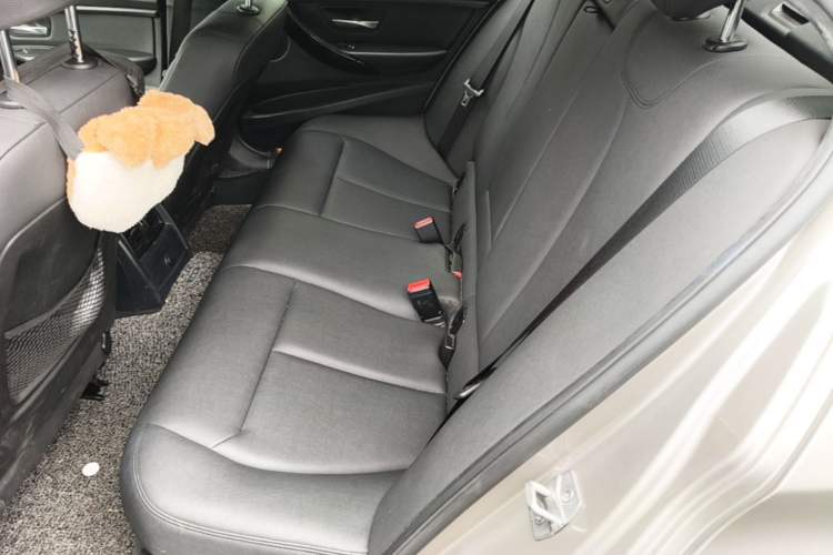Used BMW 3 Series 2017 318i Fashion Model Left Rear Seat