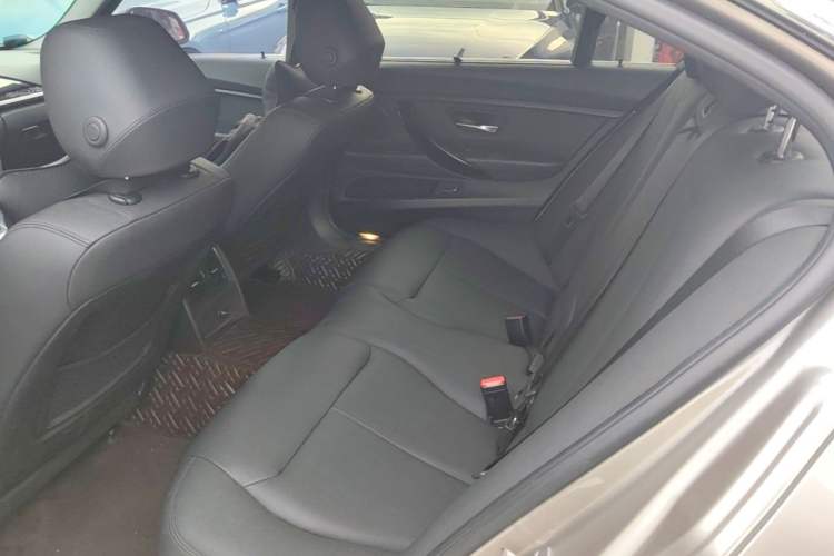 Used BMW 3 Series 2017 320Li Fashion Model Left Rear Seat