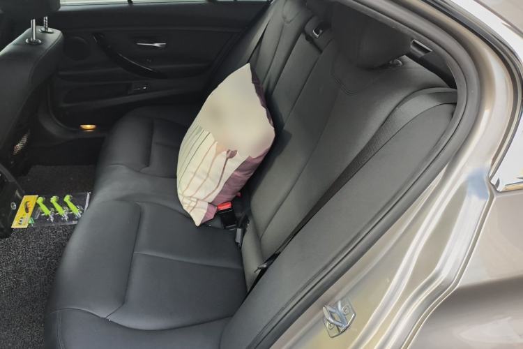 Used BMW 3 Series 2017 320Li Fashion Model Left Rear Seat