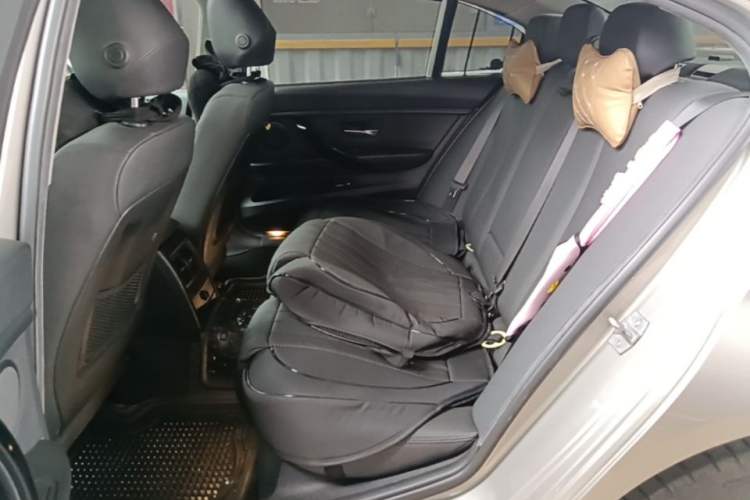 Used BMW 3 Series 2017 320Li Fashion Model Left Rear Seat