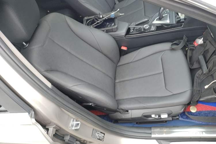 Used BMW 3 Series 2017 320Li Fashion Model Right Front Seat