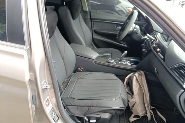 Used BMW 3 Series 2017 320Li Fashion Model Right Front Seat