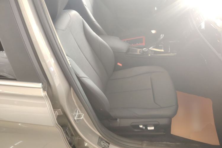 Used BMW 3 Series 2017 320Li Fashion Model Right Front Seat