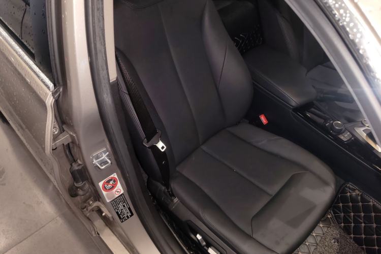 Used BMW 3 Series 2017 320Li Fashion Model Right Front Seat