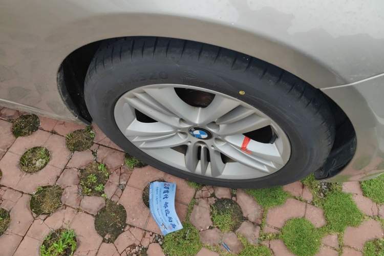 Used BMW 3 Series 2017 320Li Fashion Model Right Front Wheel Hub