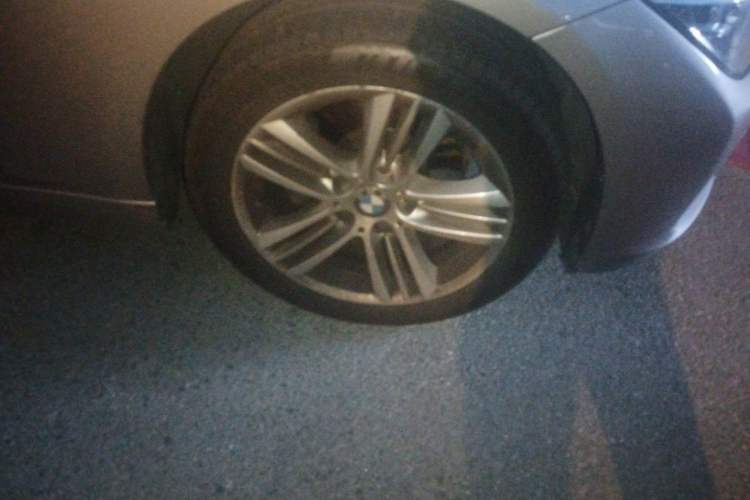 Used BMW 3 Series 2017 320Li Fashion Model Right Front Wheel Hub