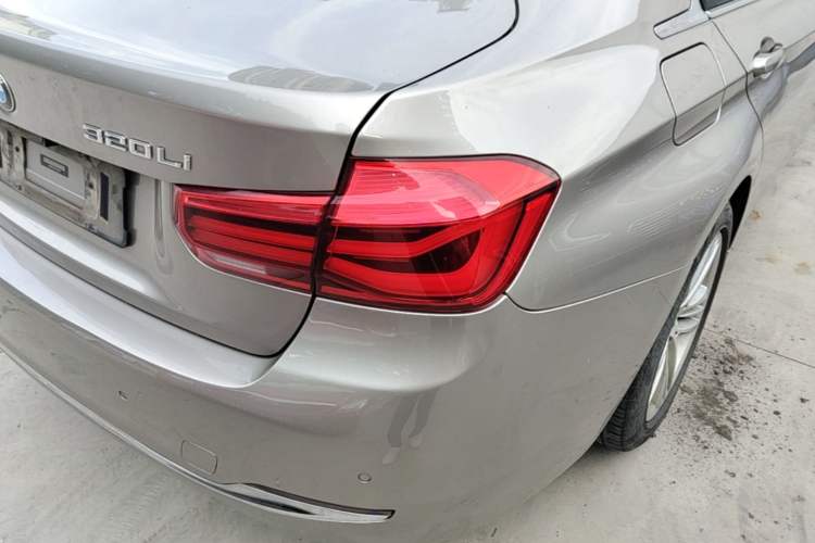 Used BMW 3 Series 2017 320Li Fashion Model Right Rear Taillight