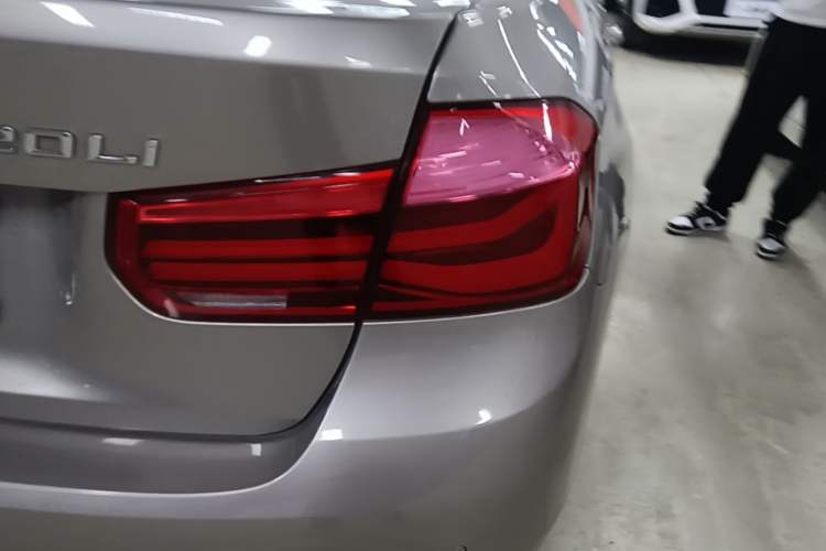 Used BMW 3 Series 2017 320Li Fashion Model Right Rear Taillight