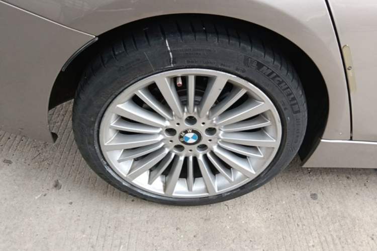 Used BMW 3 Series 2017 320Li Fashion Model Right Rear Wheel Hub