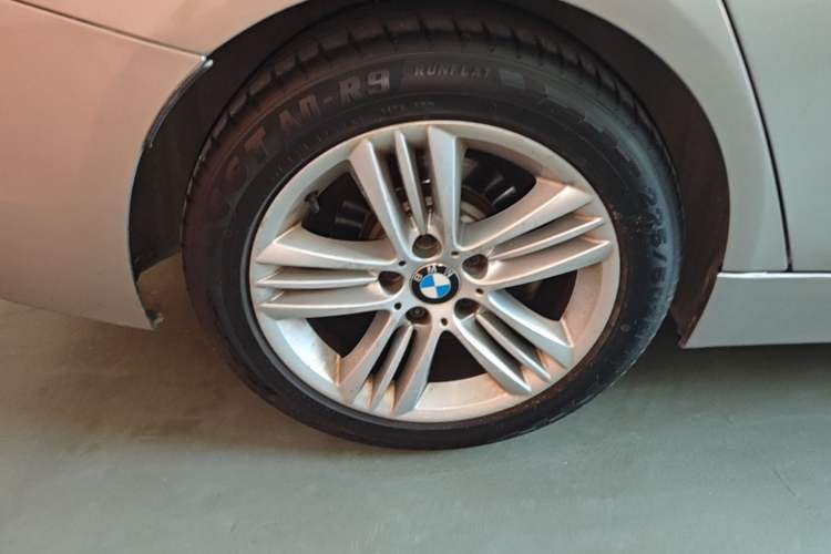 Used BMW 3 Series 2017 320Li Fashion Model Right Rear Wheel Hub