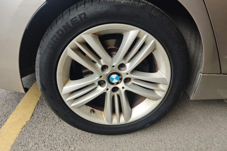 Used BMW 3 Series 2017 320Li Fashion Model Right Rear Wheel Hub