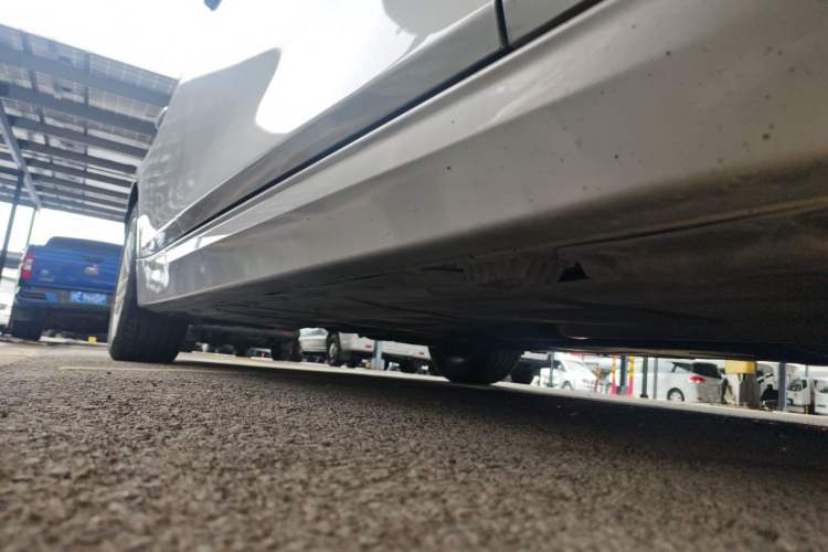 Used BMW 3 Series 2017 320Li Fashion Model Right Side Sill