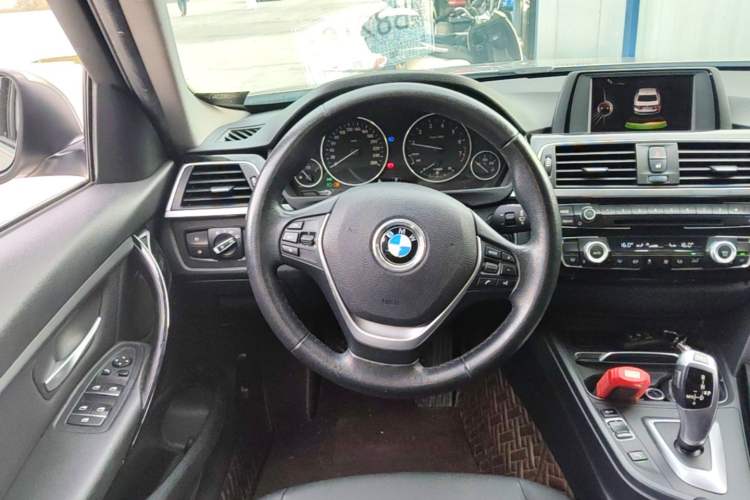 Used BMW 3 Series 2017 320Li Fashion Model Steering Wheel