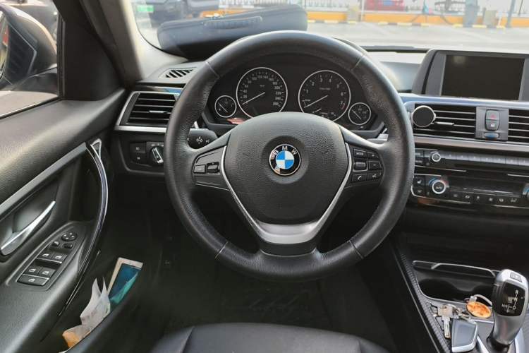 Used BMW 3 Series 2017 320Li Fashion Model Steering Wheel