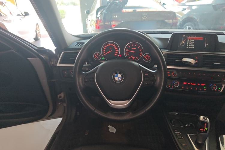 Used BMW 3 Series 2017 320Li Fashion Model Steering Wheel