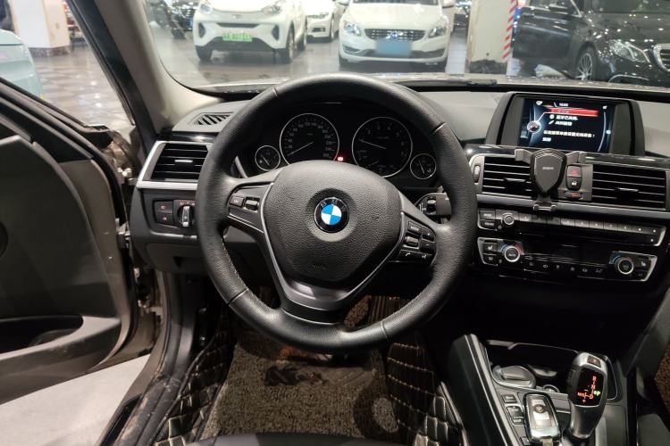 Used BMW 3 Series 2017 320Li Fashion Model Steering Wheel